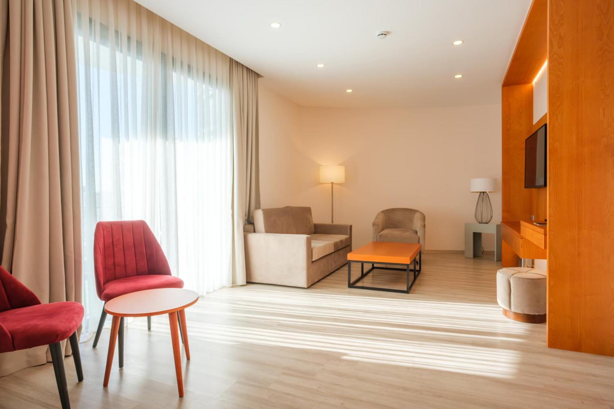 Caddem Inn Hotel فاماغوستا المظهر الخارجي الصورة